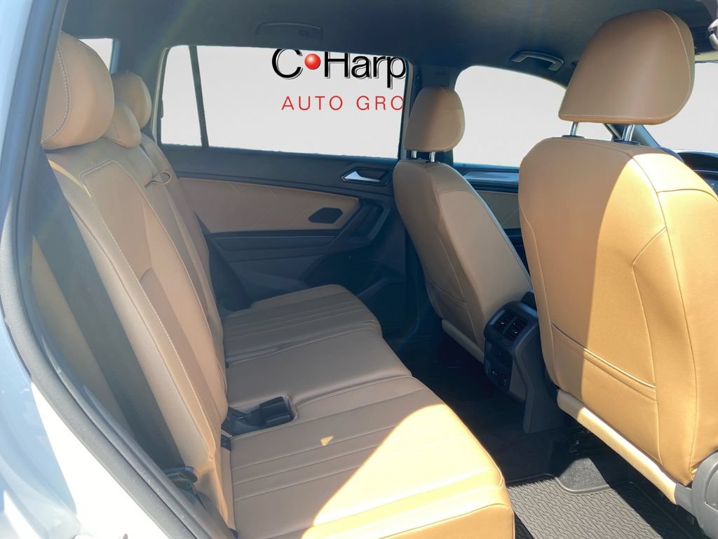 Used 2023 Volkswagen Tiguan SE AWD/4WD image 12