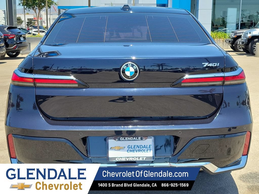 Used 2024 BMW 740i RWD image 12