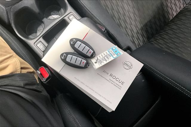 Used 2019 Nissan Rogue S FWD image 41