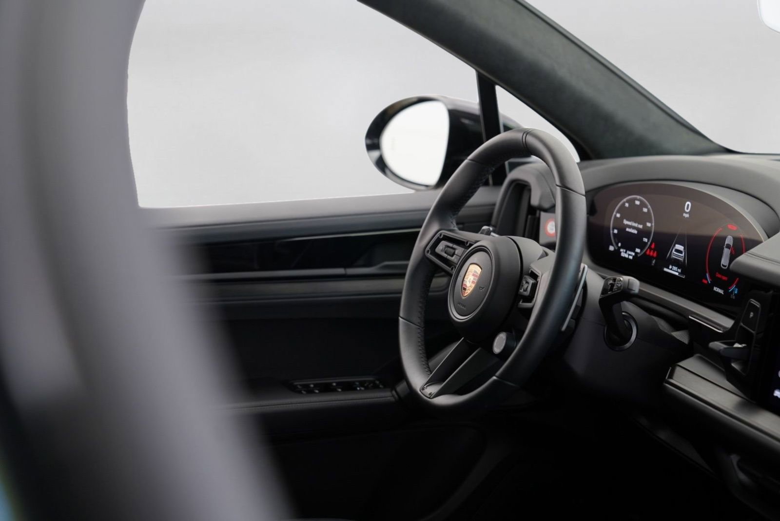 Used 2025 Porsche Cayenne GTS AWD/4WD image 47