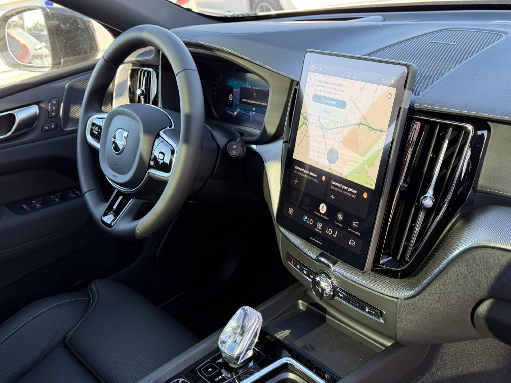 New 2026 Volvo XC60 T8 Ultra w/ Protection Package Premier AWD/4WD image 7