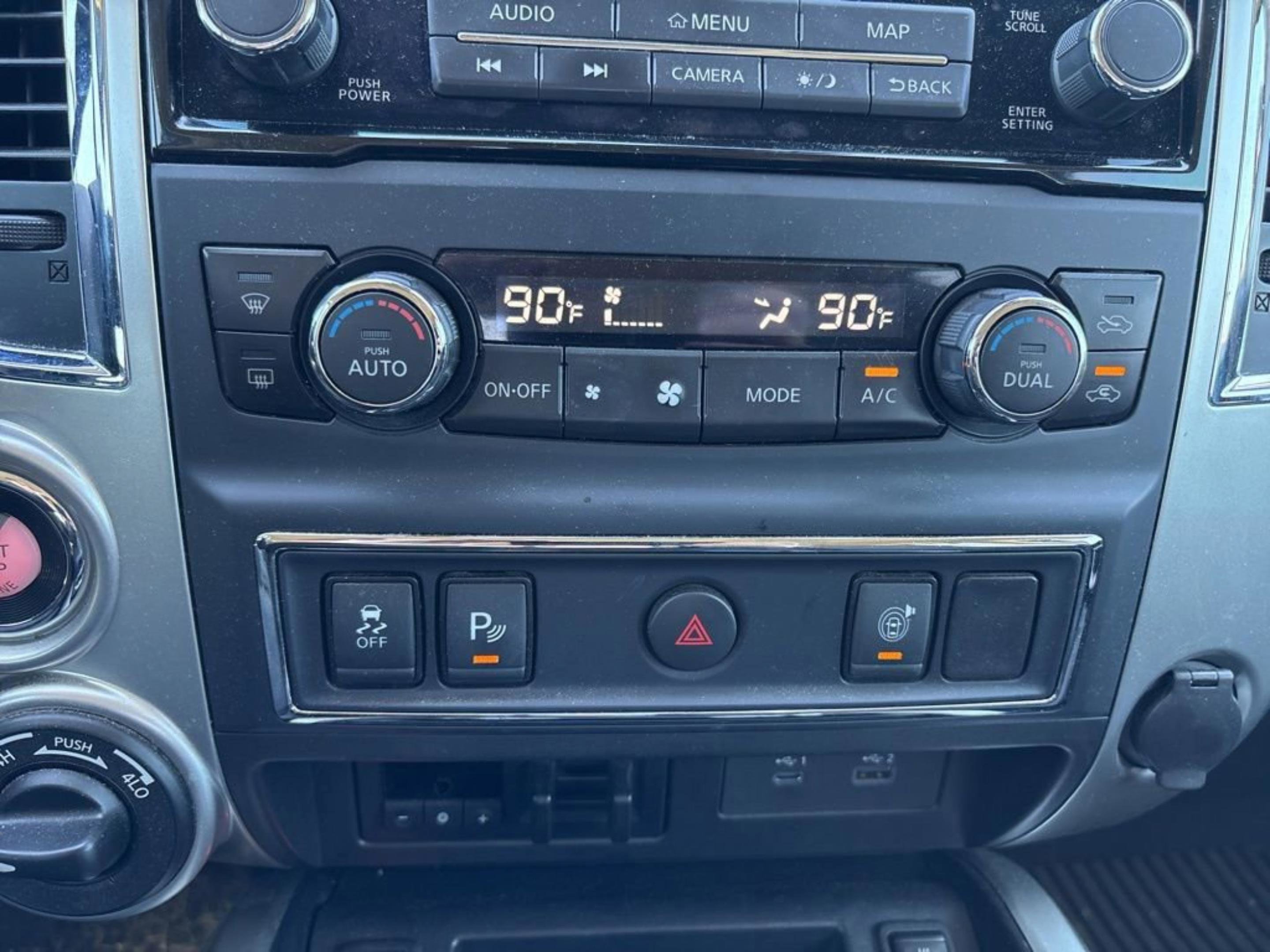 Used 2020 Nissan Titan SV w/ SV Convenience Package image 17