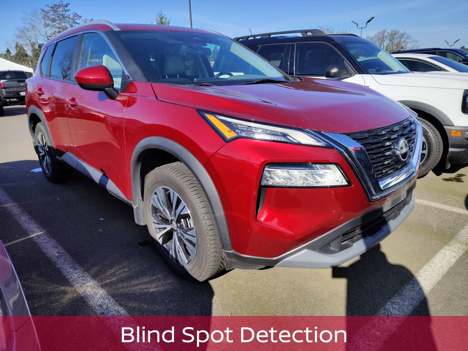 Used 2023 Nissan Rogue SV w/ SV Premium B Package image 3