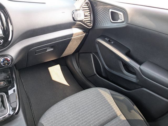 Used 2022 Kia Soul S FWD image 19