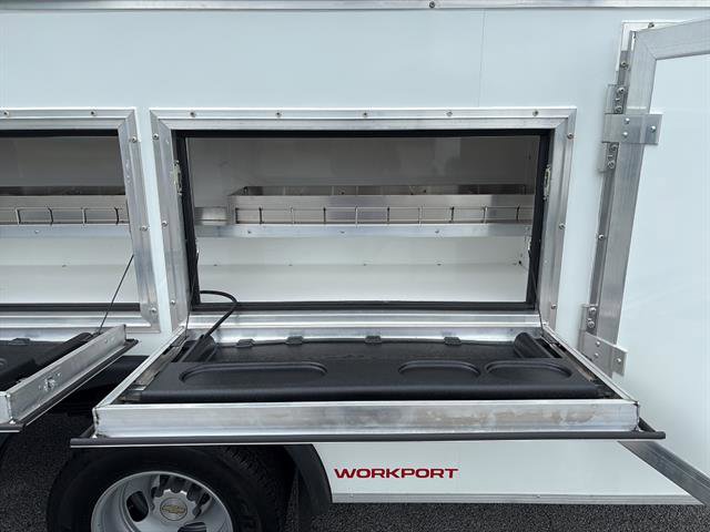 New 2026 Chevrolet Express 4500 w/ Power Convenience Package RWD image 8