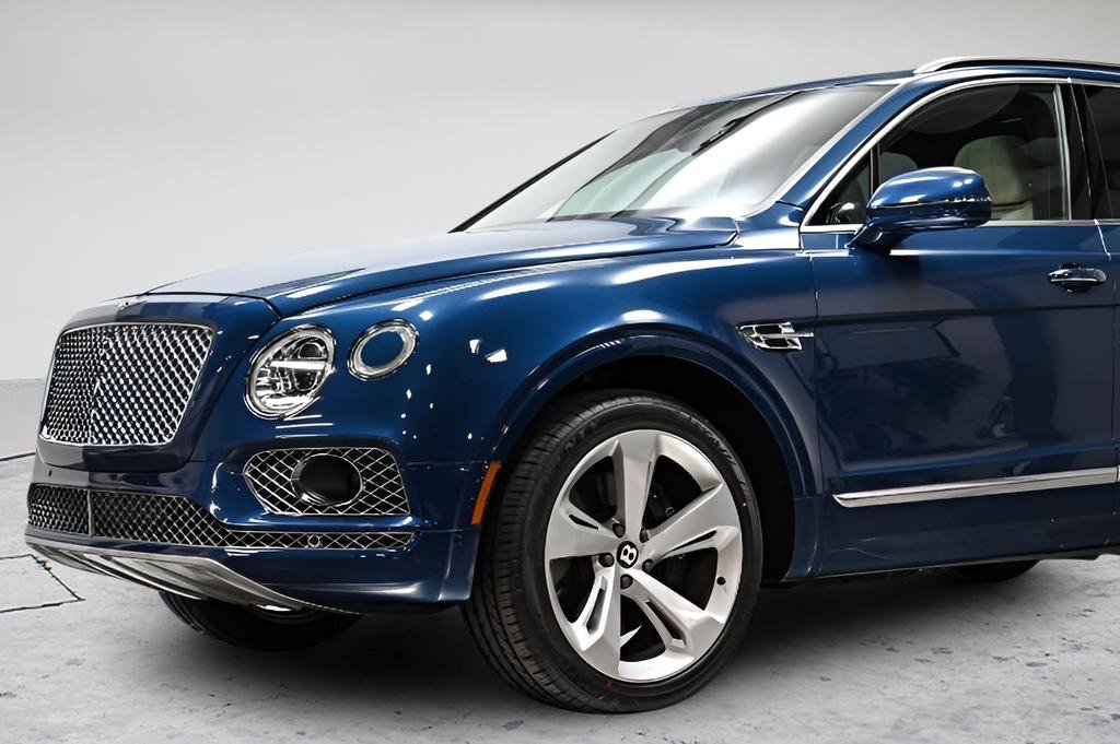 Used 2018 Bentley Bentayga image 3