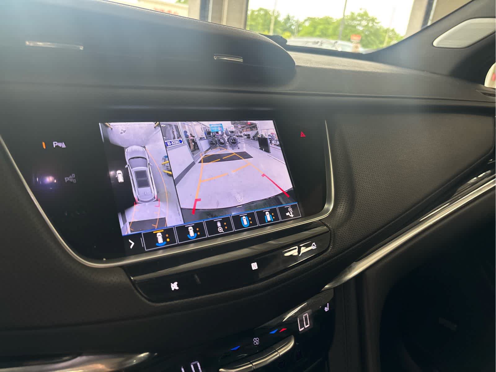 Used 2020 Cadillac XT5 Premium Luxury AWD/4WD image 24