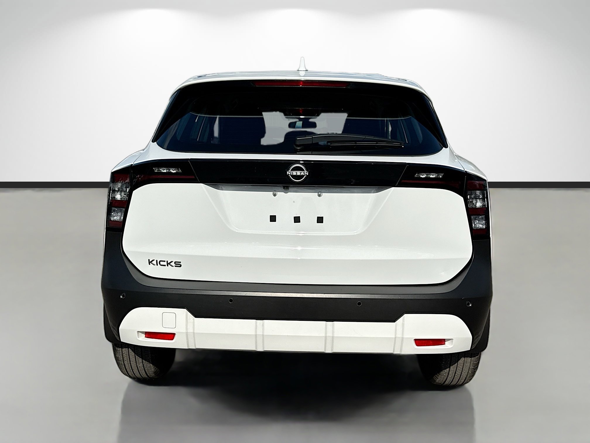 Used 2025 Nissan Kicks S image 4