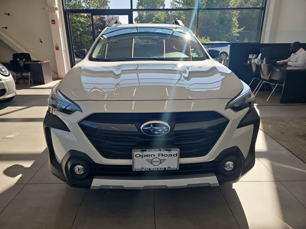 Used 2023 Subaru Outback Limited AWD/4WD image 3