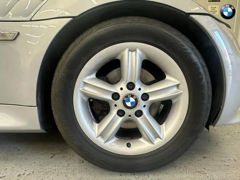 Used 2000 BMW Z3 2.5i image 28