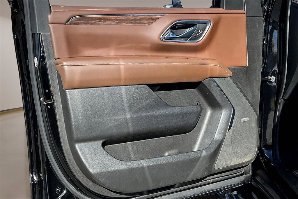 Used 2021 Chevrolet Suburban High Country image 18