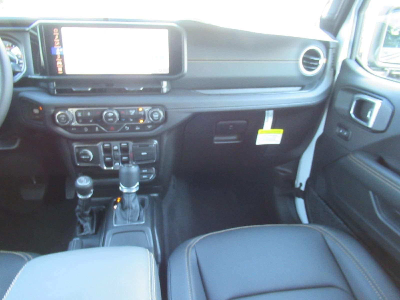 New 2026 Jeep Wrangler Unlimited Sahara AWD/4WD image 14