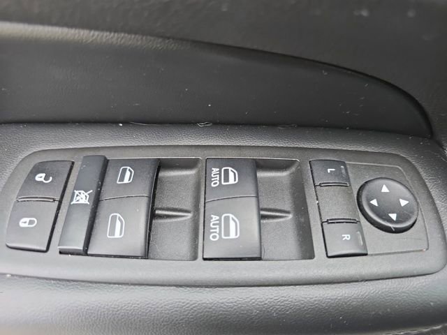 Used 2022 Jeep Grand Cherokee Limited w/ Tech Group AWD/4WD image 28