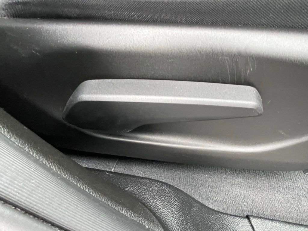 Used 2023 Jeep Grand Cherokee L Laredo image 14