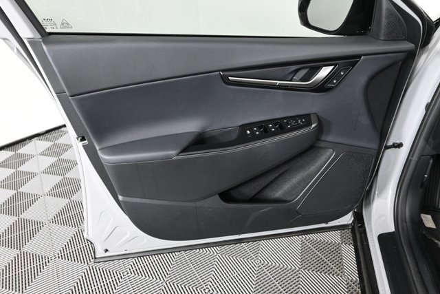 New 2025 Kia EV6 Wind image 18