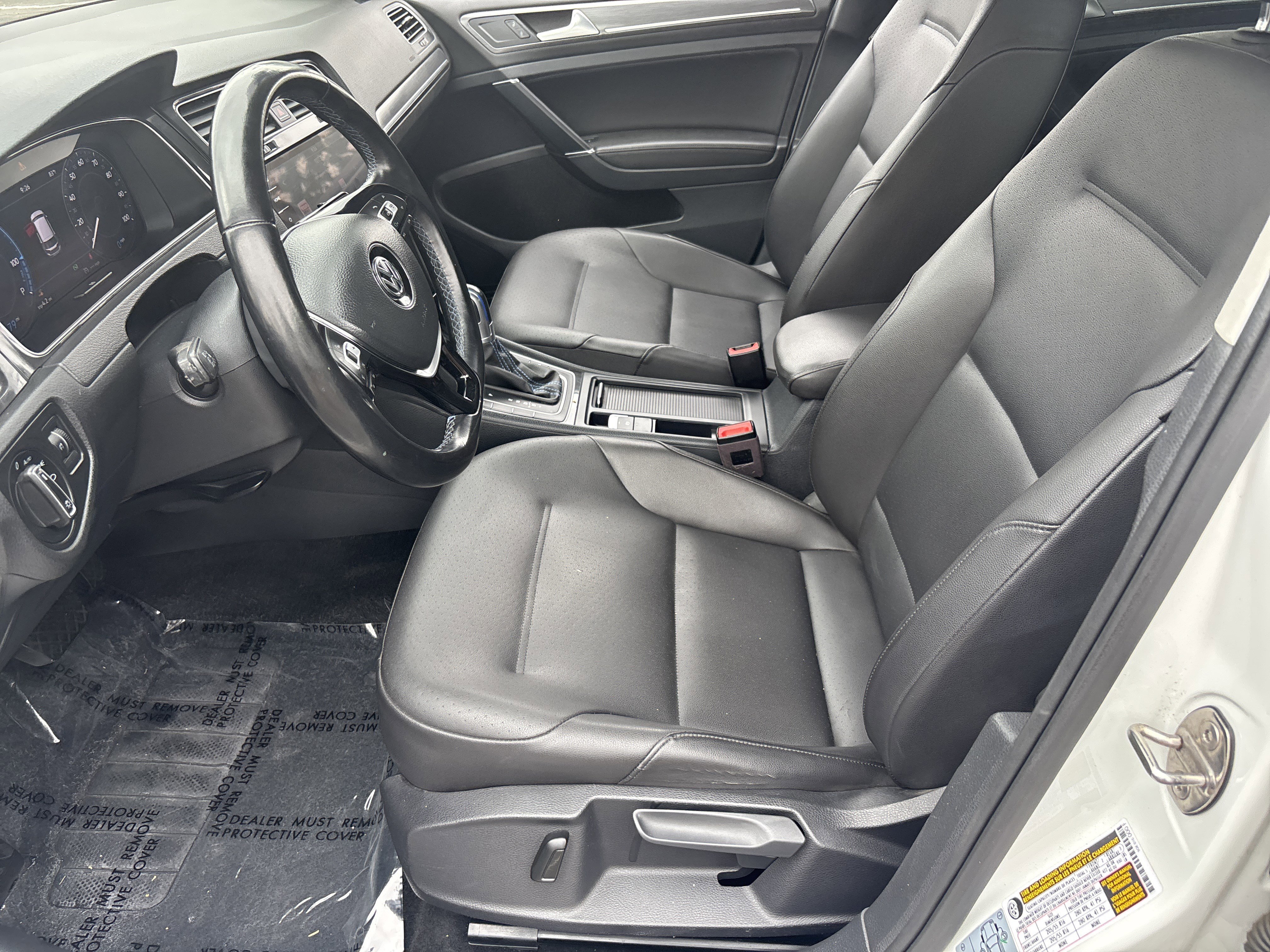 Used 2018 Volkswagen e-Golf SEL Premium image 17