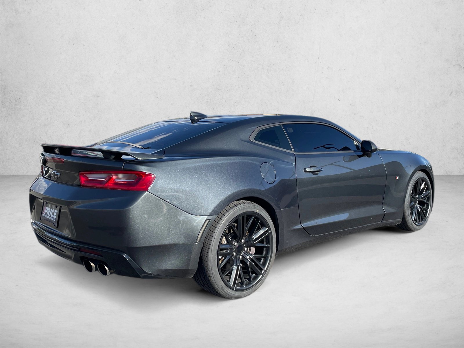 Used 2018 Chevrolet Camaro SS RWD image 5