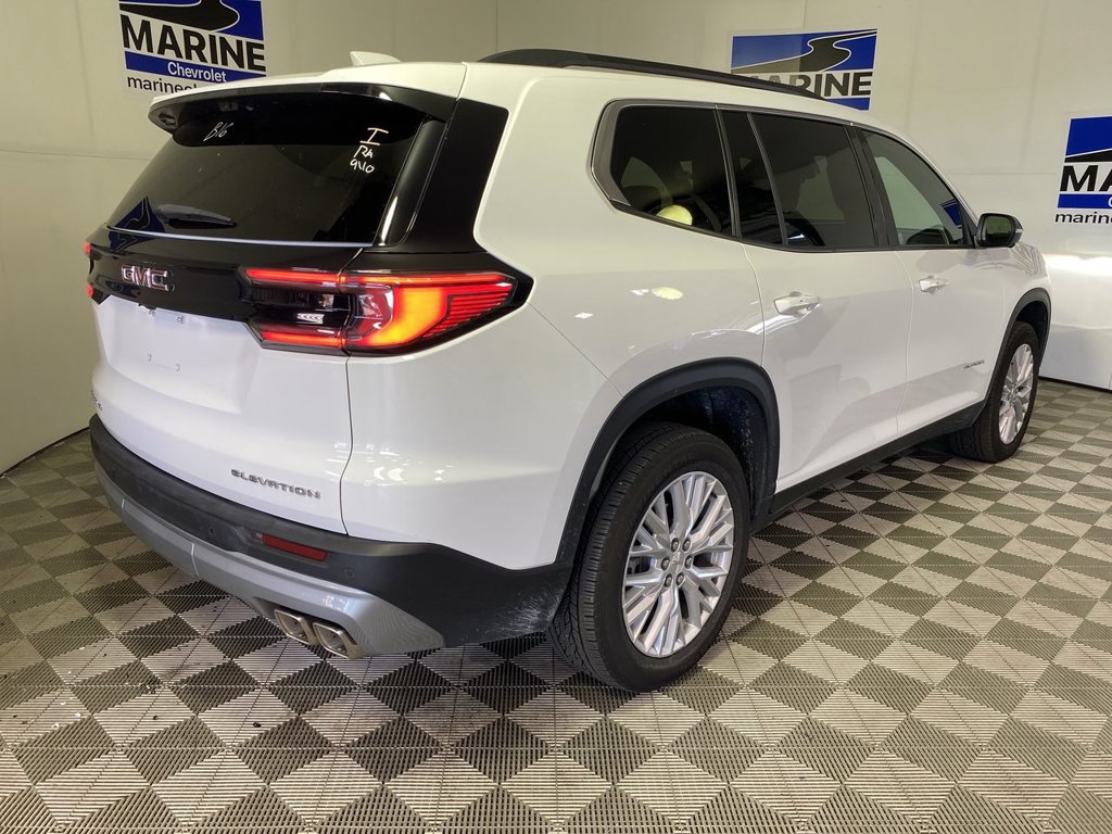 Used 2026 GMC Acadia Elevation w/ Elevation Premium Package FWD image 16