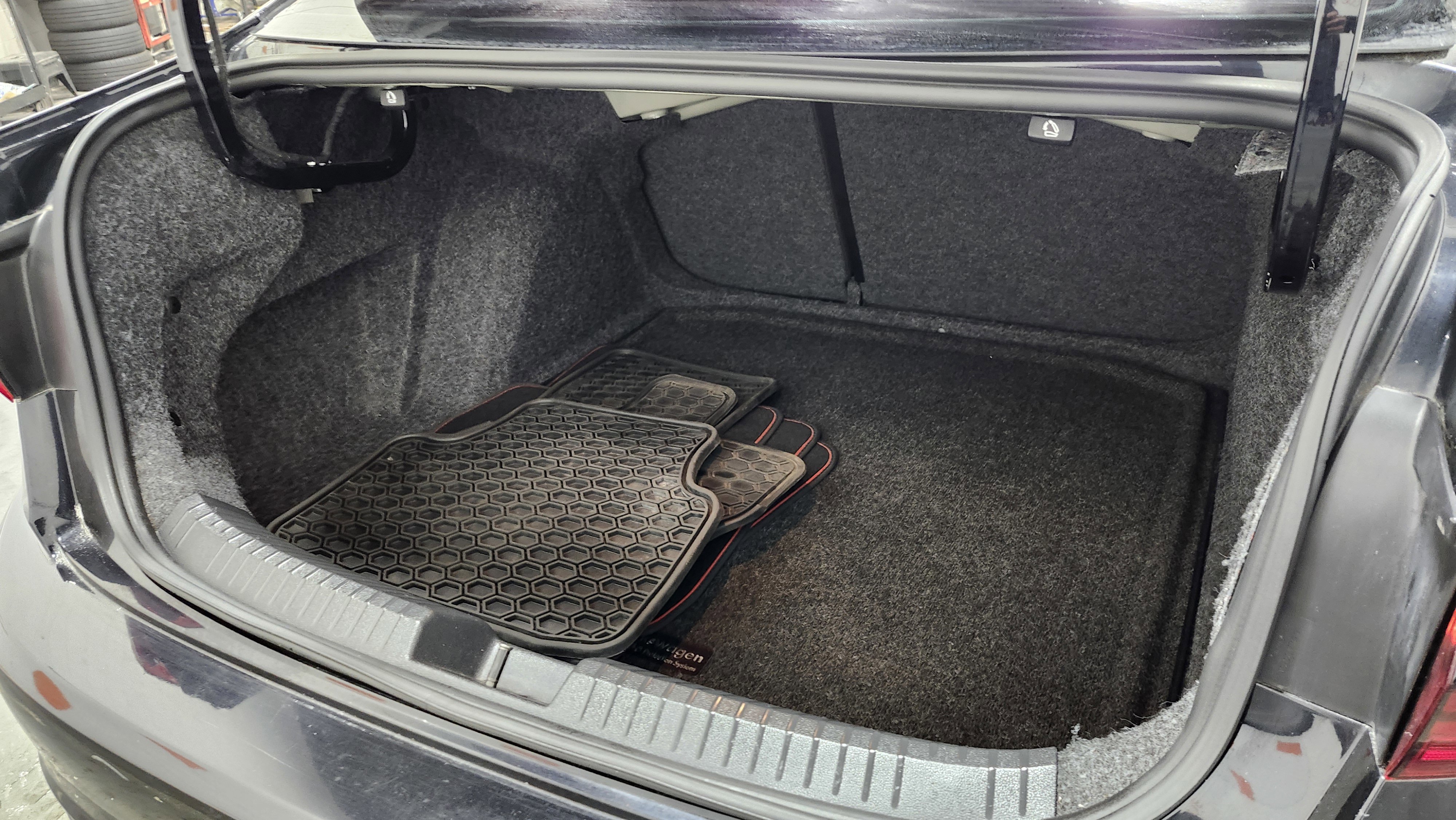 Used 2021 Volkswagen Jetta GLI Autobahn w/ GLI Autobahn Black Package image 22