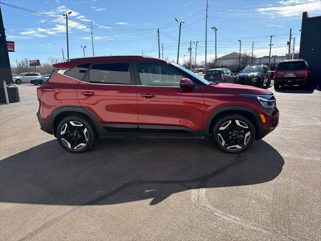 Used 2025 Kia Seltos SX w/ SX Sunroof Package image 5