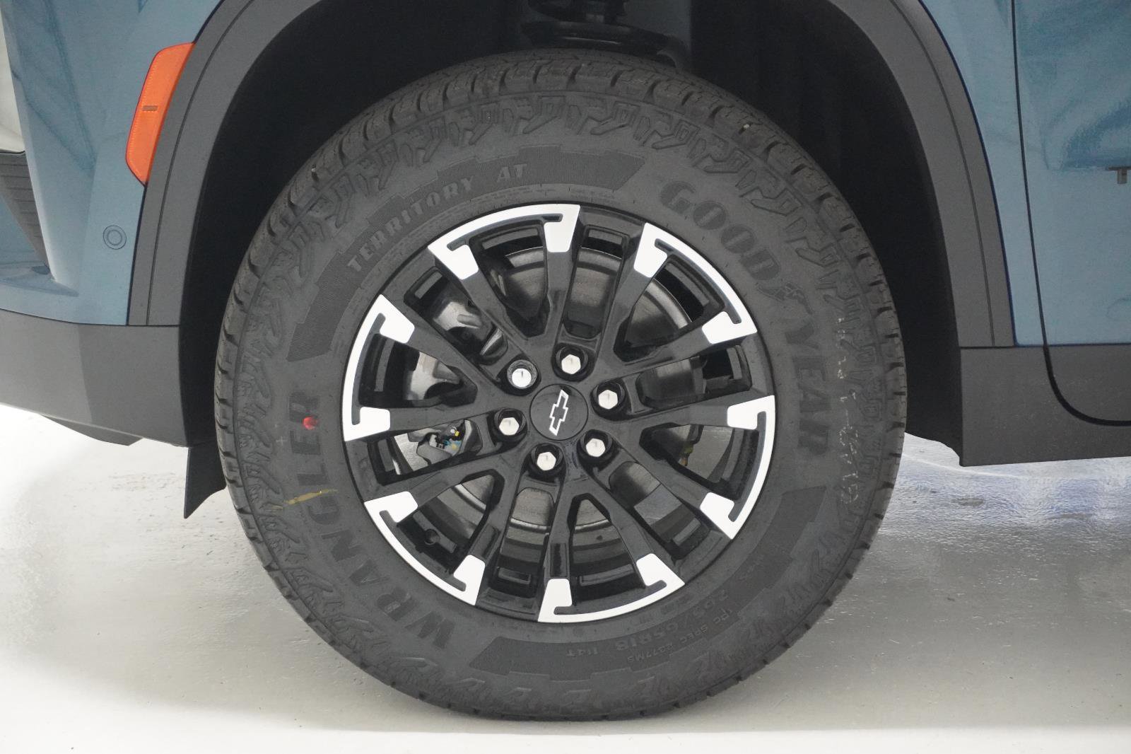 New 2026 Chevrolet Traverse Z71 w/ Enhanced Driving Package image 12