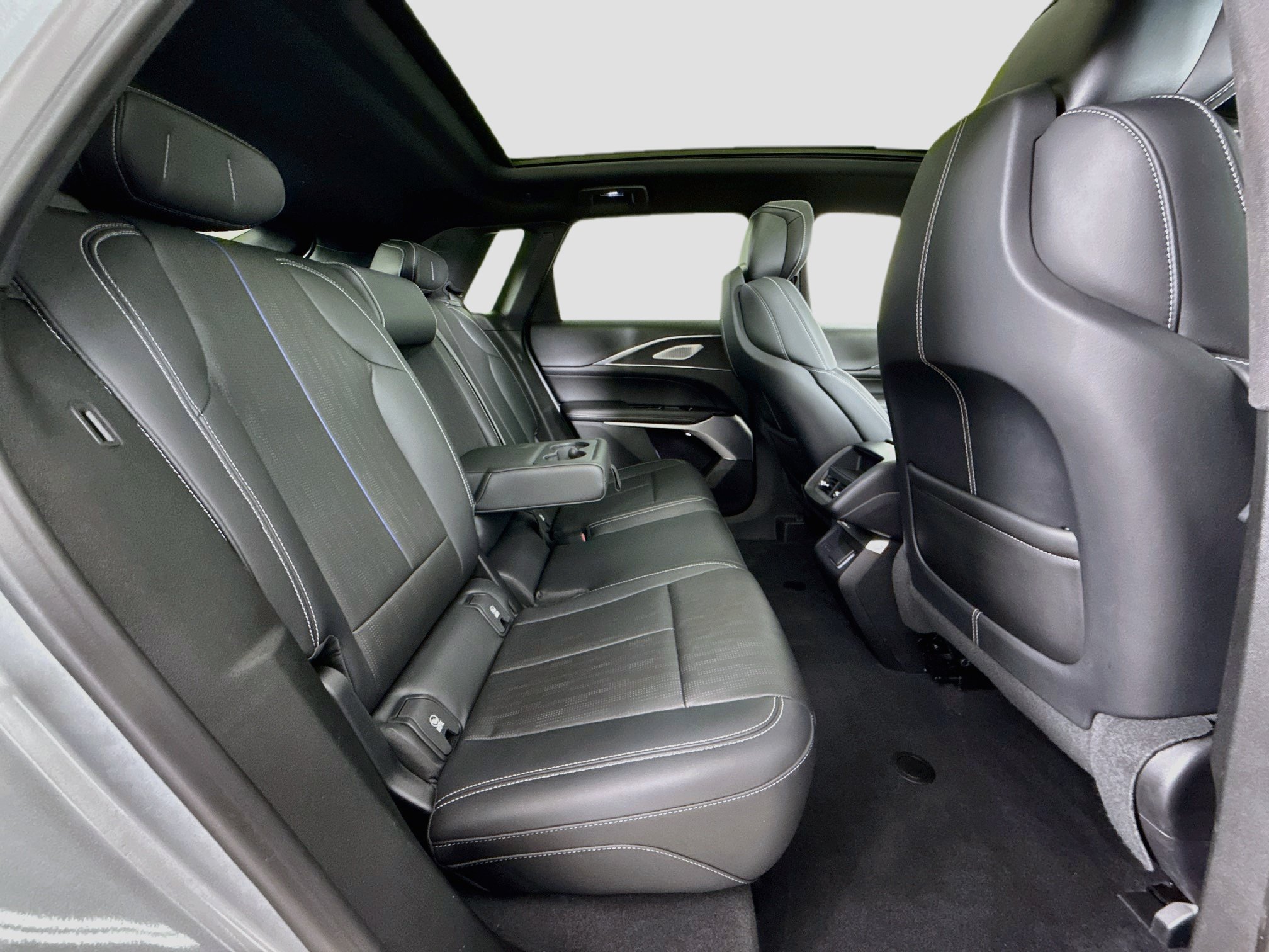Used 2024 Cadillac Lyriq Sport RWD image 31
