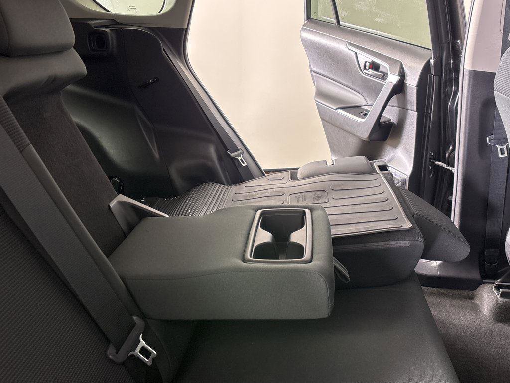 Used 2021 Toyota RAV4 LE image 32