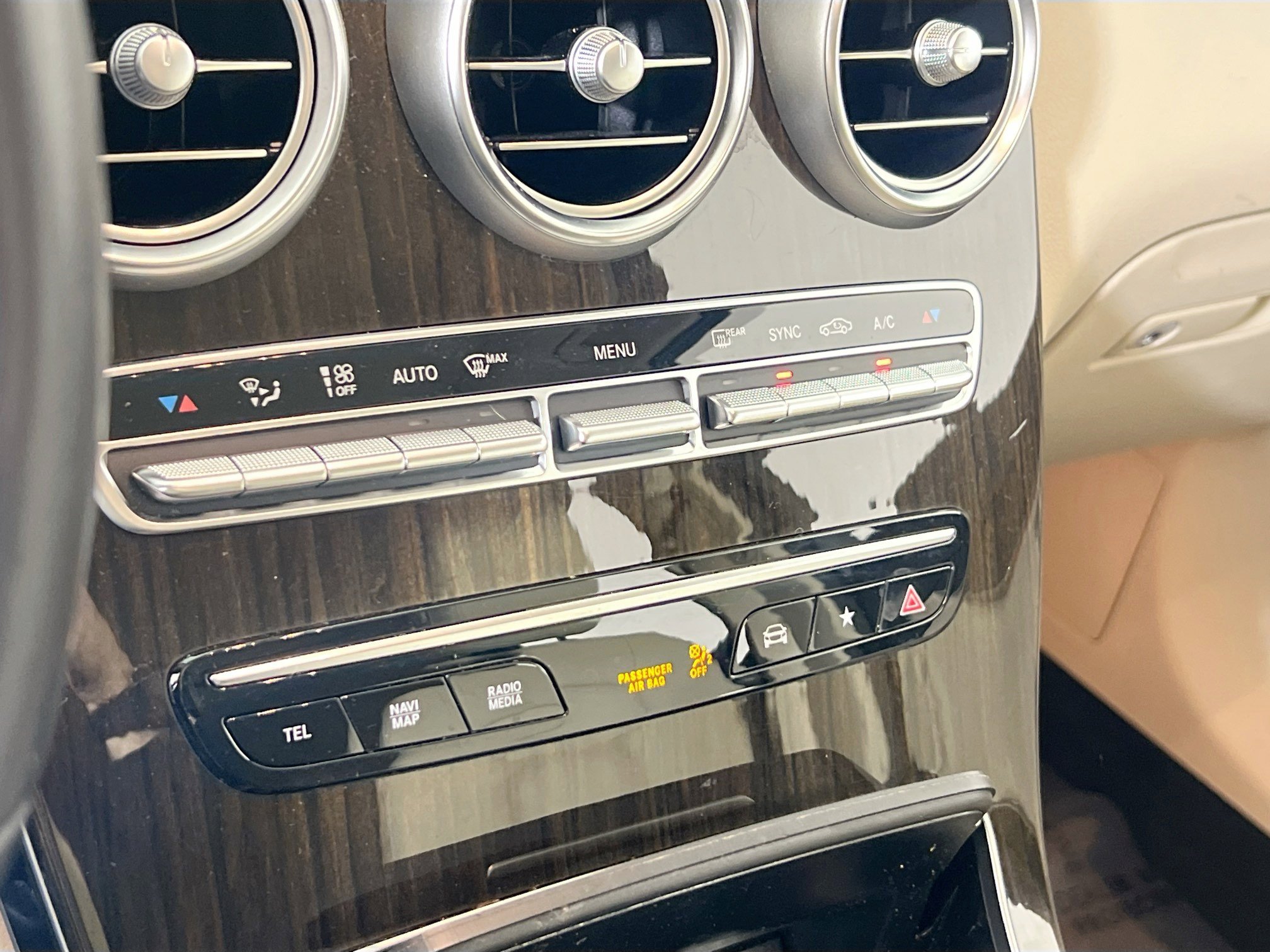 Used 2021 Mercedes-Benz GLC 300 4MATIC image 15