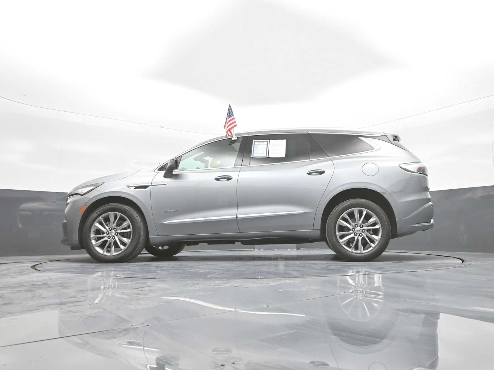 Used 2024 Buick Enclave Avenir AWD/4WD image 45