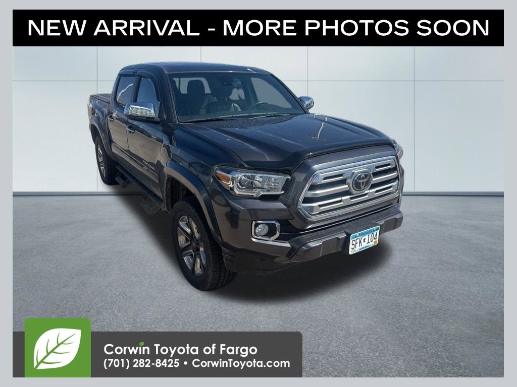 Used 2019 Toyota Tacoma Limited image 1