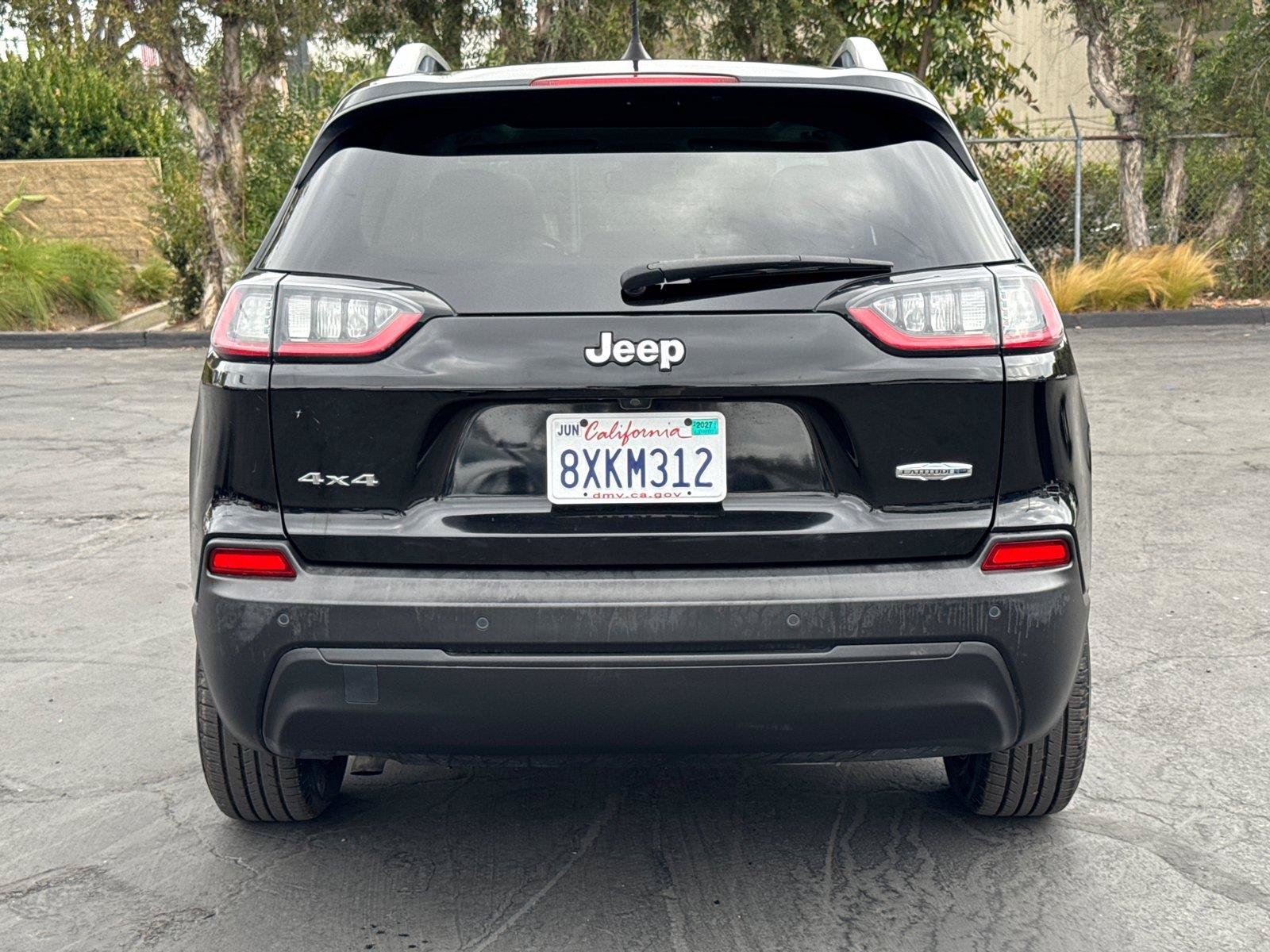 Used 2021 Jeep Cherokee Latitude Plus w/ Sun & Sound Group AWD/4WD image 11