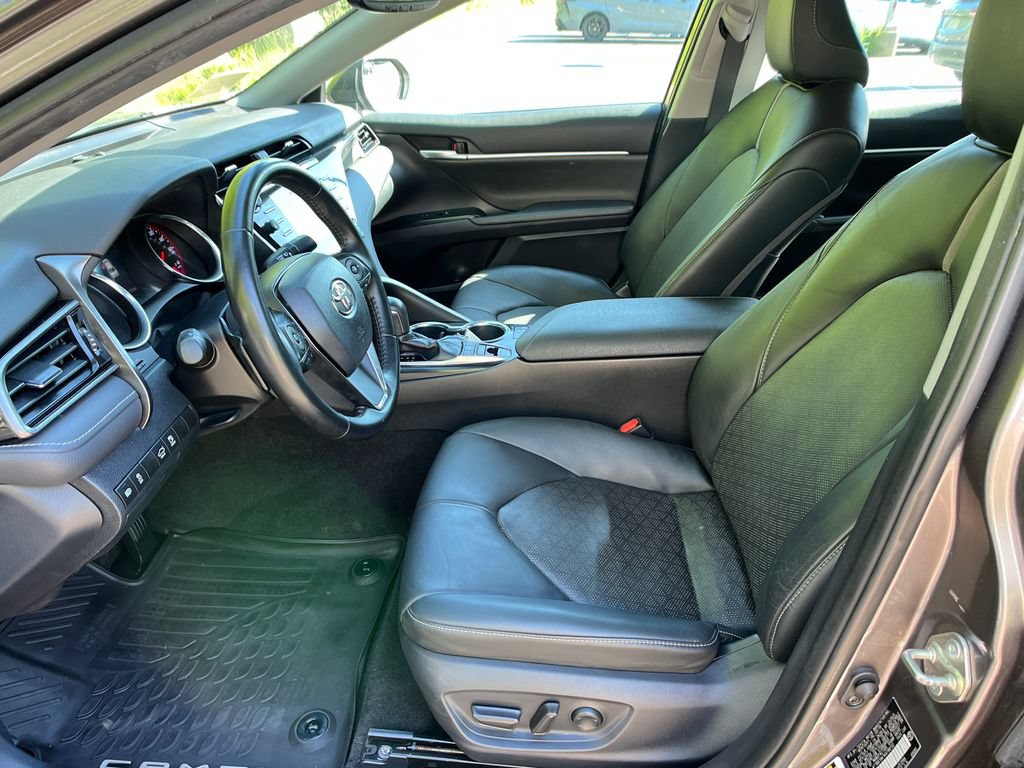 Used 2019 Toyota Camry XSE FWD image 9