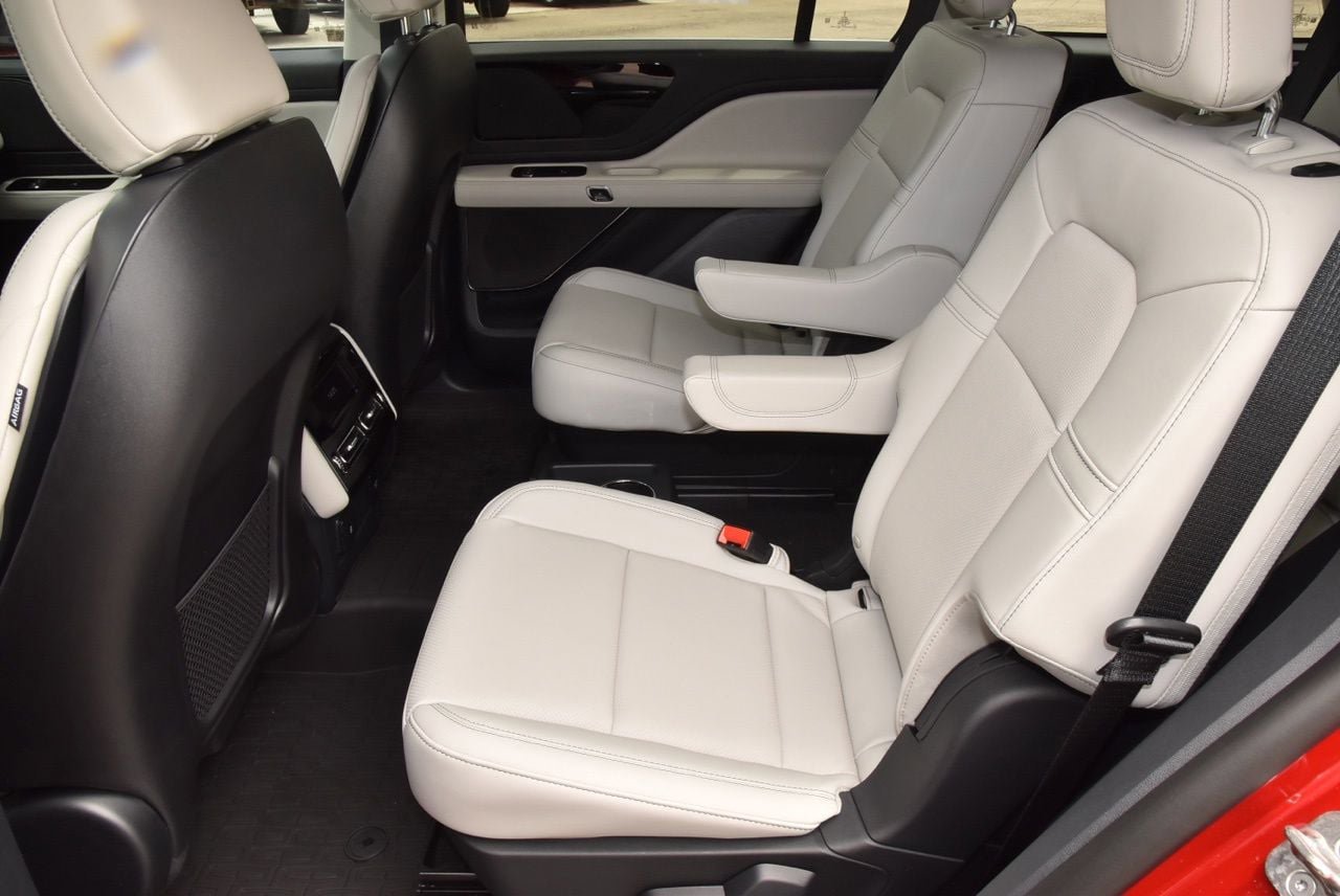 New 2026 Lincoln Aviator AWD image 14