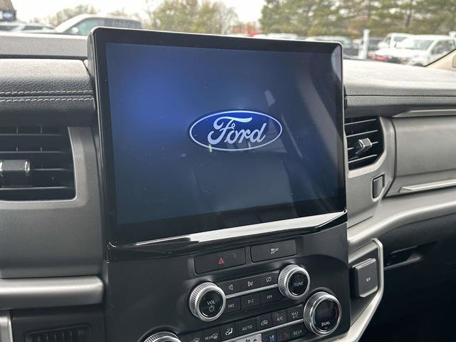 Used 2022 Ford Expedition XLT image 18