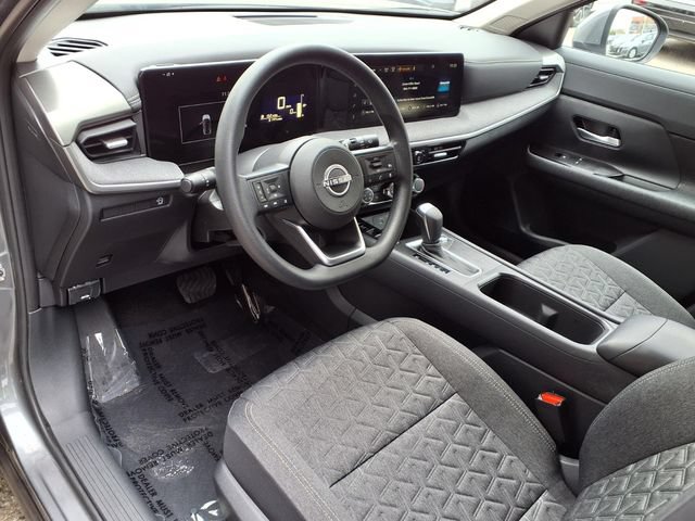 Used 2025 Nissan Kicks SV FWD image 4