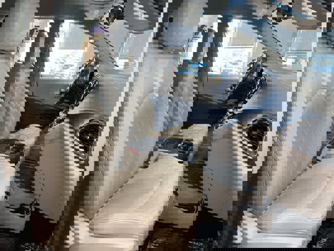 Used 2017 Chrysler Pacifica Premium image 24