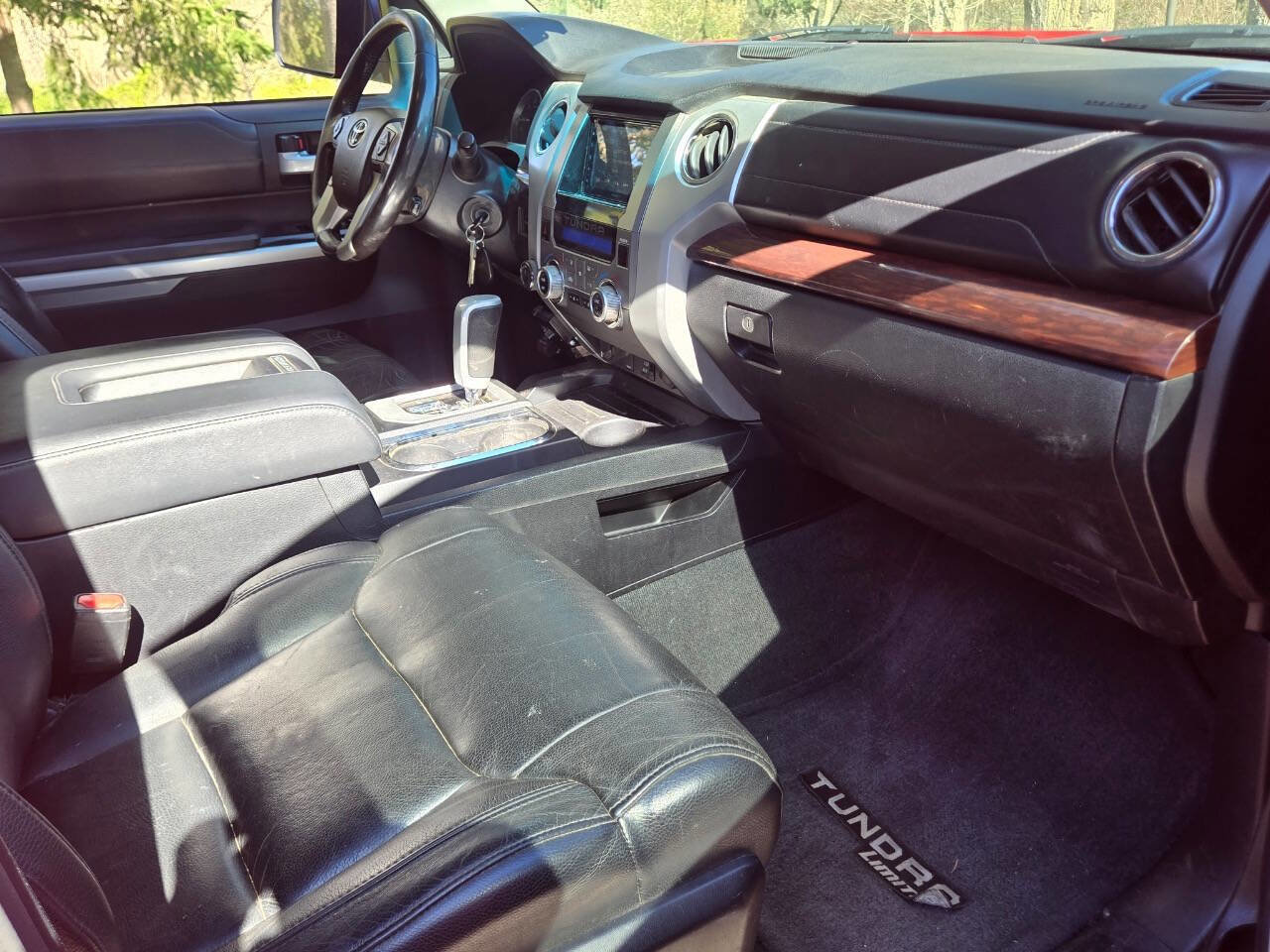 Used 2014 Toyota Tundra Limited w/ Limited Premium Package image 15