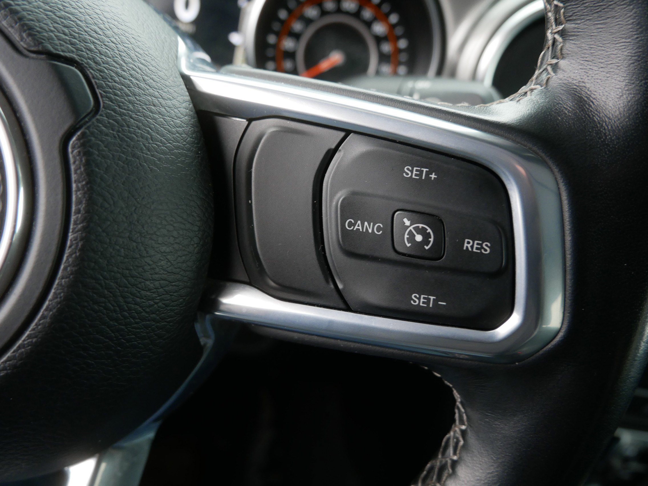 Used 2022 Jeep Gladiator Overland w/ Cold Weather Group image 25