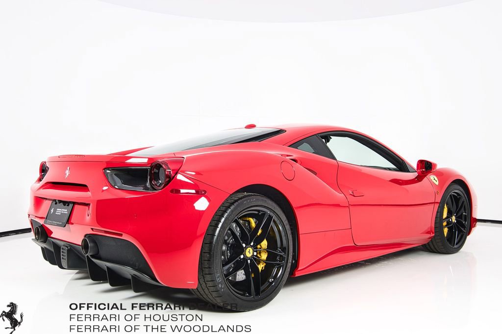 Used 2016 Ferrari 488 GTB image 7