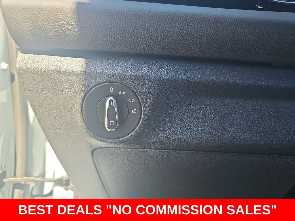 Used 2025 Volkswagen Jetta Sport FWD image 25