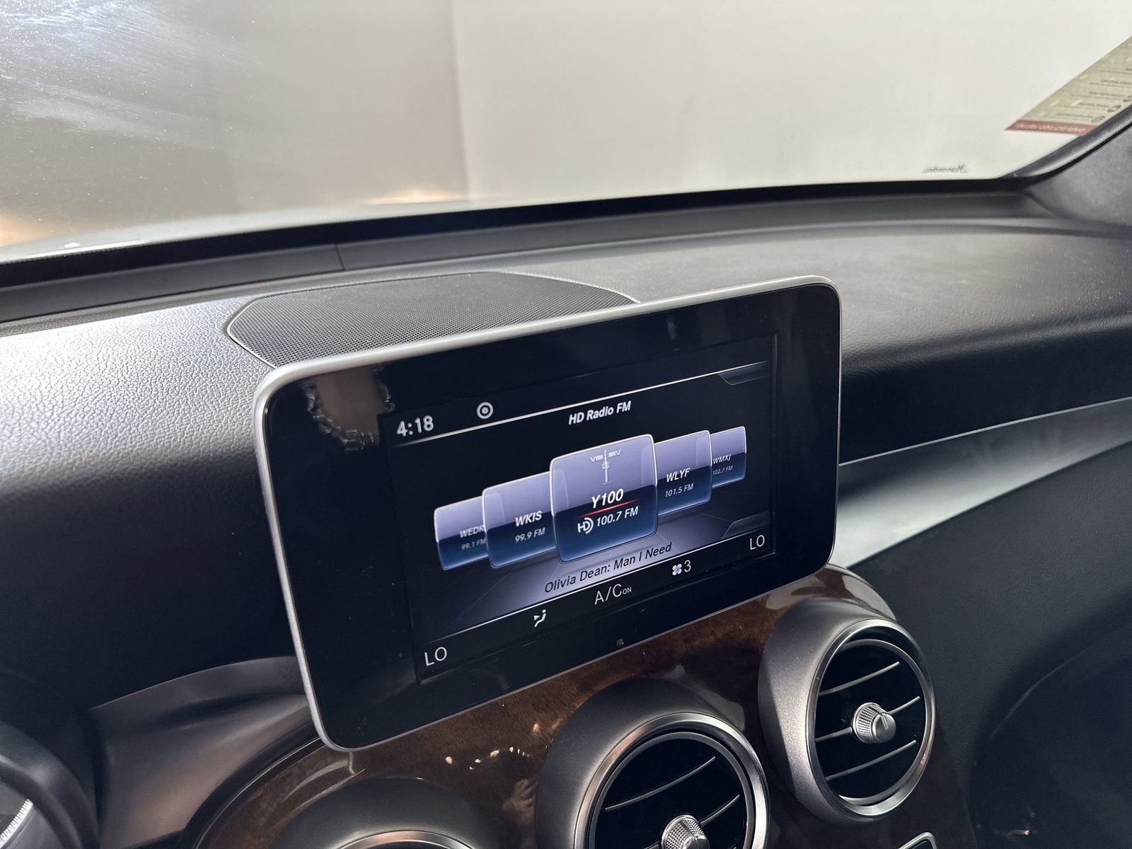 Used 2018 Mercedes-Benz GLC 300 4MATIC w/ Premium Package image 20