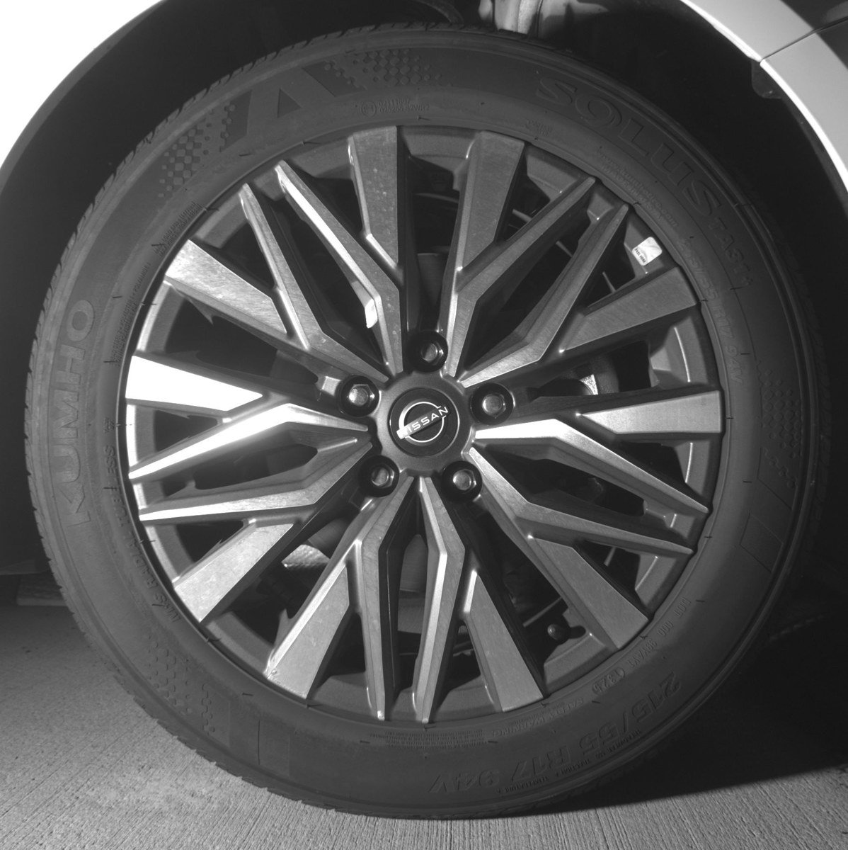 Used 2025 Nissan Altima 2.5 SV FWD image 10