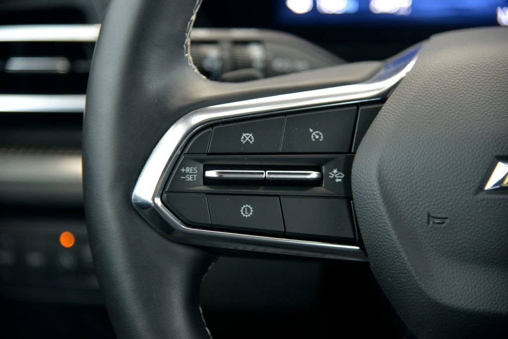 Used 2025 Chevrolet Traverse LT AWD/4WD image 22