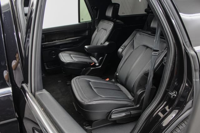 Used 2019 Ford Expedition Limited w/ Equipment Group 302A AWD/4WD image 18