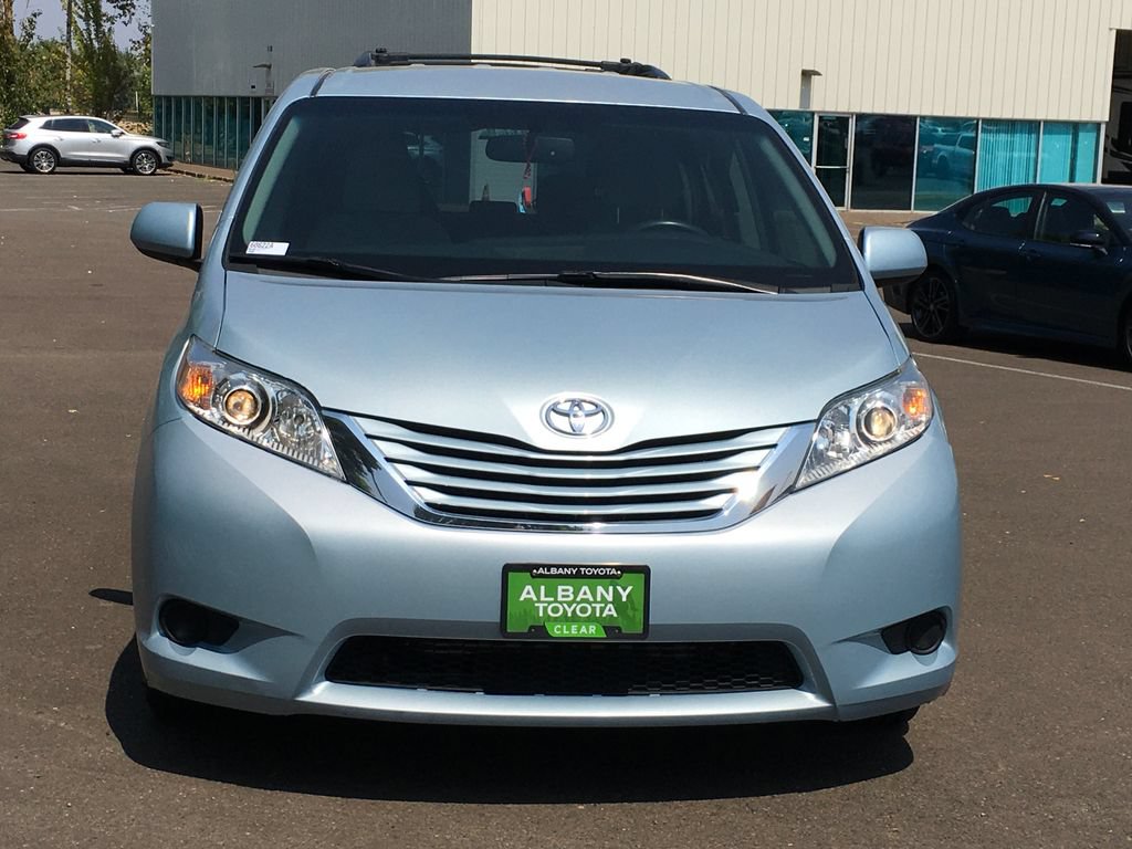 Used 2017 Toyota Sienna LE FWD image 10