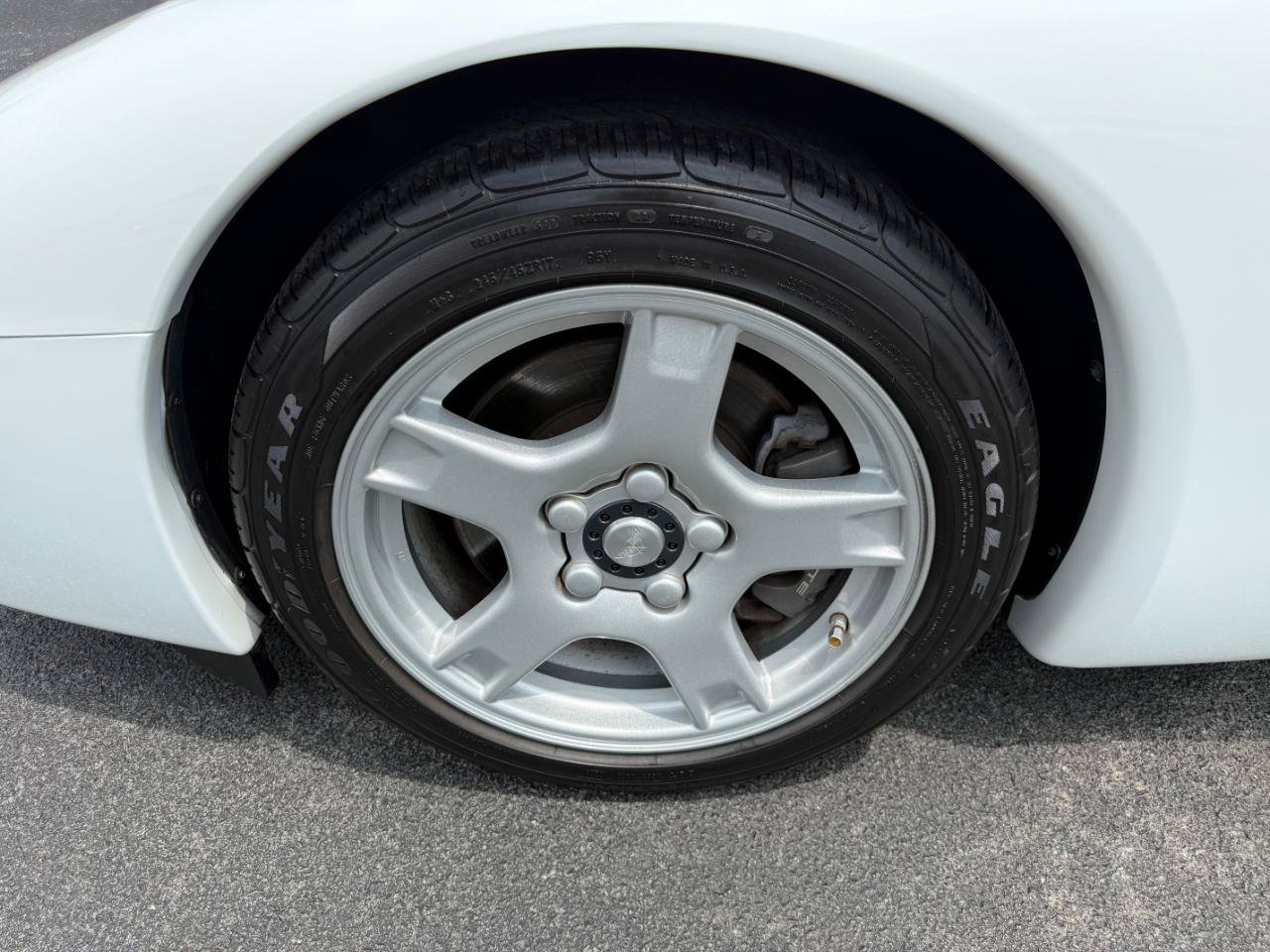Used 1998 Chevrolet Corvette Coupe RWD image 12