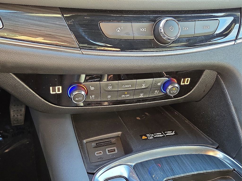 Used 2024 Buick Enclave Premium image 31