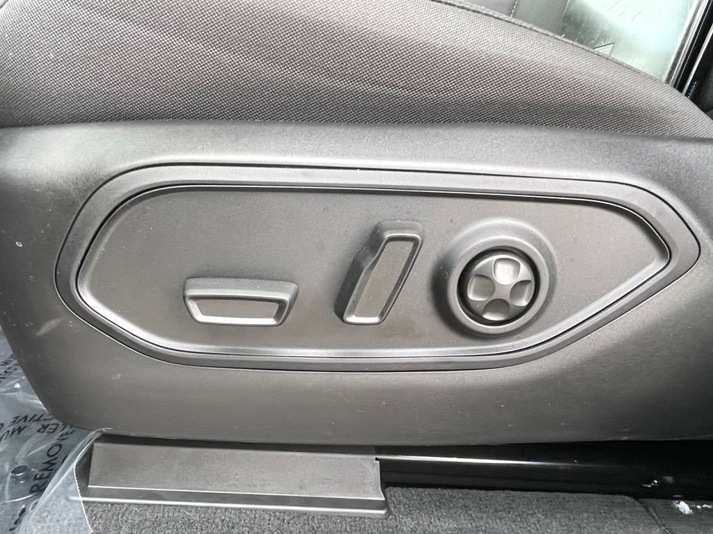 Certified 2026 Jeep Grand Cherokee Laredo RWD image 46