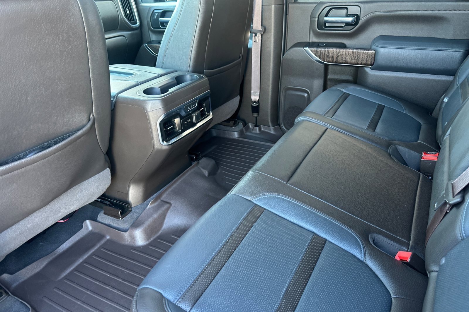 Used 2020 GMC Sierra 2500 Denali w/ Denali Ultimate Package image 11