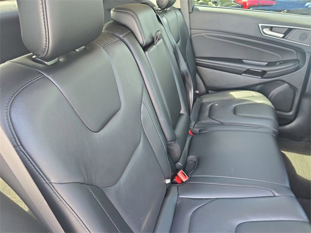 Used 2022 Ford Edge Titanium image 10